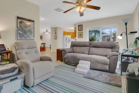 House in Orlando, Florida 3 bedrooms, 131.74 sq.m. № 1911948 - photo 8