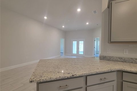 Casa en venta en Dade City, Florida, 4 dormitorios, 204.38 m2 № 1916556 - foto 13