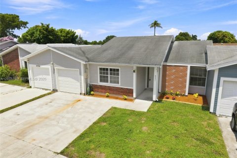 Villa ou maison à vendre à Miramar, Floride: 3 chambres, 90.21 m2 № 2314034 - photo 27