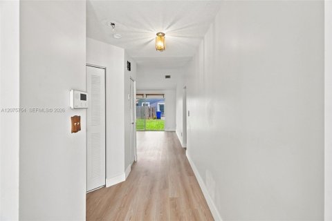 Villa ou maison à vendre à Miramar, Floride: 3 chambres, 90.21 m2 № 2314034 - photo 5