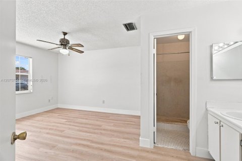 Villa ou maison à vendre à Miramar, Floride: 3 chambres, 90.21 m2 № 2314034 - photo 19