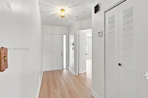 Villa ou maison à vendre à Miramar, Floride: 3 chambres, 90.21 m2 № 2314034 - photo 6