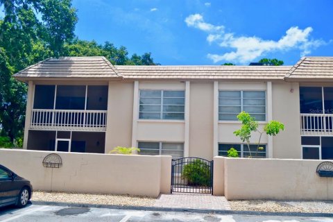 Condominio en alquiler en Sarasota, Florida, 2 dormitorios, 104.24 m2 № 1903334 - foto 1
