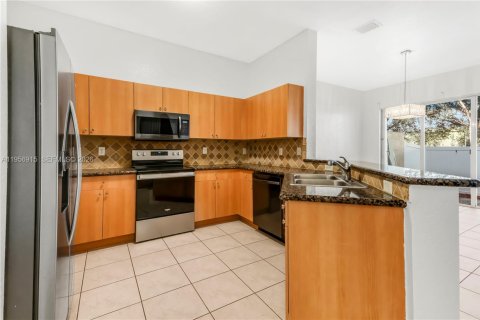 Купить таунхаус в Мирамар, Флорида 3 спальни, 166.57м2, № 2011633 - фото 6