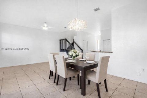 Купить таунхаус в Мирамар, Флорида 3 спальни, 166.57м2, № 2011633 - фото 8