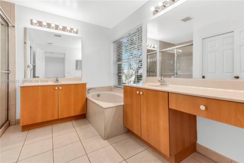 Купить таунхаус в Мирамар, Флорида 3 спальни, 166.57м2, № 2011633 - фото 10