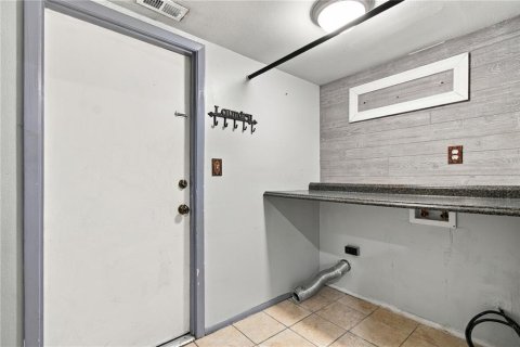 House in Orlando, Florida 3 bedrooms, 117.99 sq.m. № 2419097 - photo 22