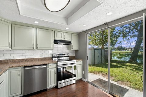 House in Orlando, Florida 3 bedrooms, 117.99 sq.m. № 2419097 - photo 16