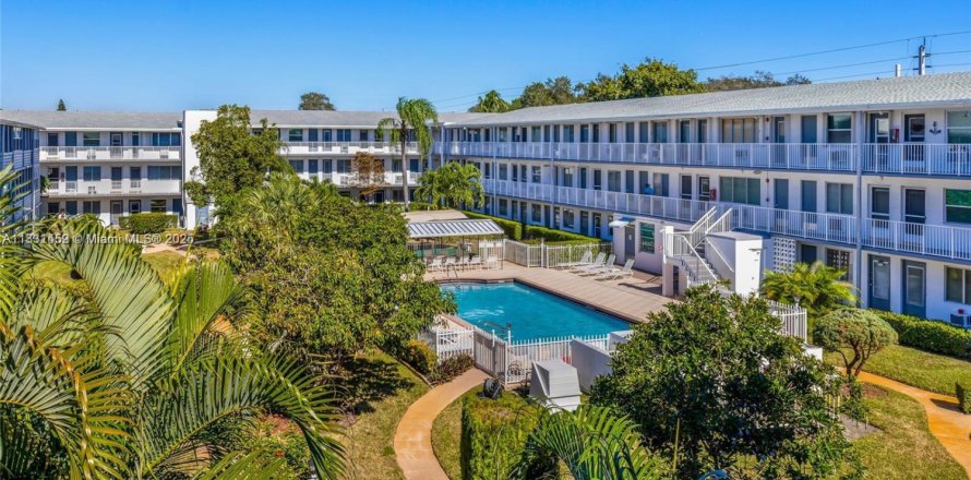 Condo in Miami, Florida, 1 bedroom № 1809554