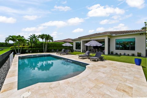 House in Boynton Beach, Florida 4 bedrooms, 309.55 sq.m. № 2247891 - photo 3