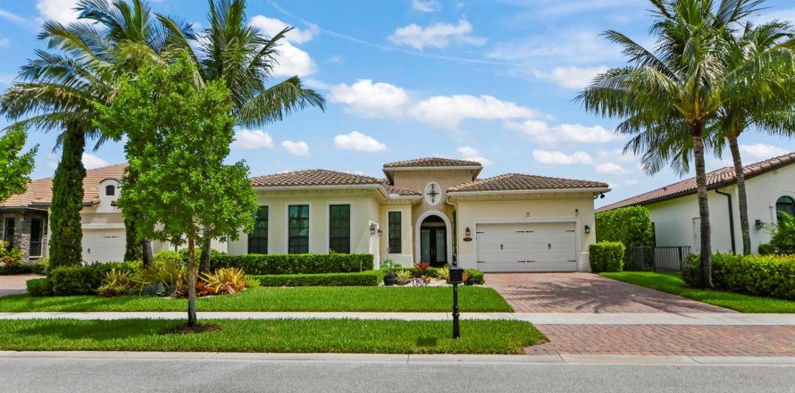 House in Boynton Beach, Florida 4 bedrooms, 309.55 sq.m. № 2247891