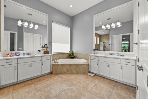 House in Boynton Beach, Florida 4 bedrooms, 309.55 sq.m. № 2247891 - photo 24