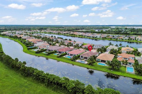 House in Boynton Beach, Florida 4 bedrooms, 309.55 sq.m. № 2247891 - photo 9
