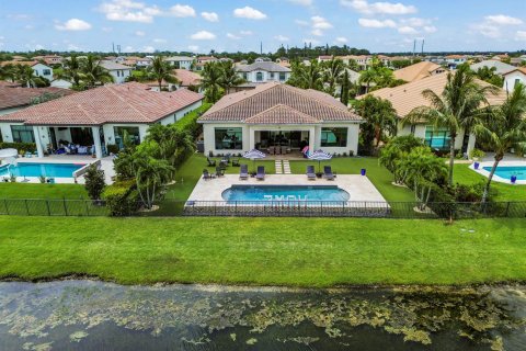 House in Boynton Beach, Florida 4 bedrooms, 309.55 sq.m. № 2247891 - photo 6