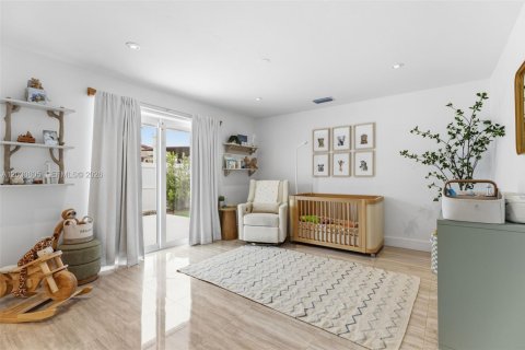 Villa ou maison à vendre à Hialeah, Floride: 3 chambres, 222.41 m2 № 2084817 - photo 11