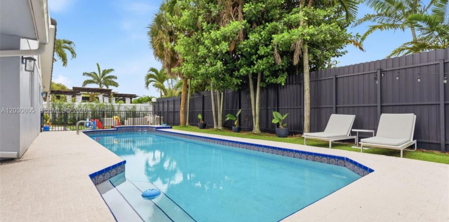Villa ou maison à Hialeah, Floride 3 chambres, 222.41 m2 № 2084817