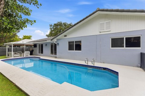 Villa ou maison à vendre à Hialeah, Floride: 3 chambres, 222.41 m2 № 2084817 - photo 21