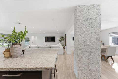Villa ou maison à vendre à Hialeah, Floride: 3 chambres, 222.41 m2 № 2084817 - photo 23