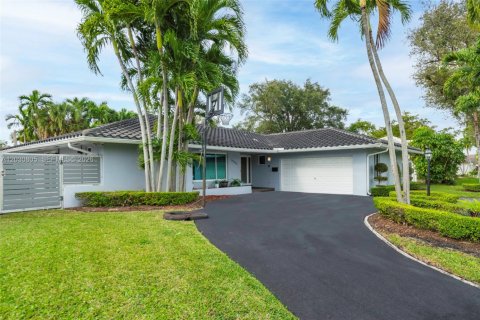 Villa ou maison à vendre à Hialeah, Floride: 3 chambres, 222.41 m2 № 2084817 - photo 9