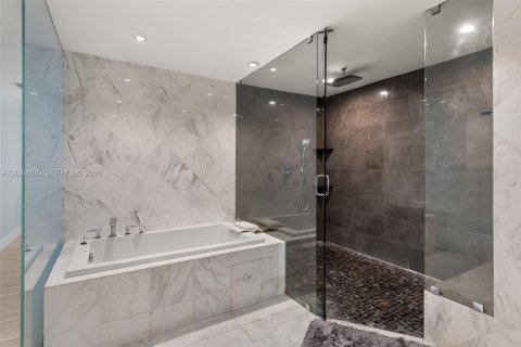 Villa ou maison à vendre à Hialeah, Floride: 3 chambres, 222.41 m2 № 2084817 - photo 6