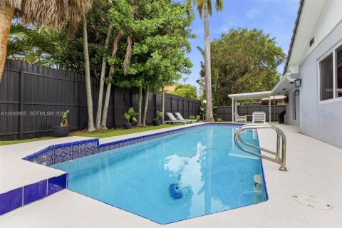 Villa ou maison à vendre à Hialeah, Floride: 3 chambres, 222.41 m2 № 2084817 - photo 17