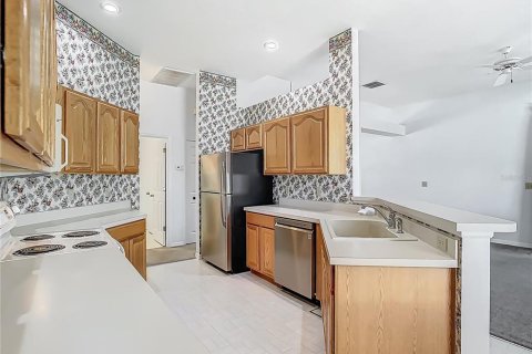 House in Winter Park, Florida 4 bedrooms, 201.69 sq.m. № 1636223 - photo 17