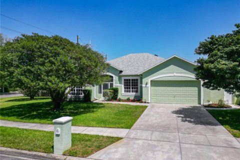 House in Winter Park, Florida 4 bedrooms, 201.69 sq.m. № 1636223 - photo 2
