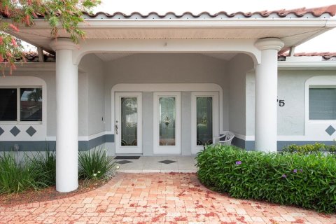 Casa en venta en Treasure Island, Florida, 3 dormitorios, 180.97 m2 № 2099092 - foto 3
