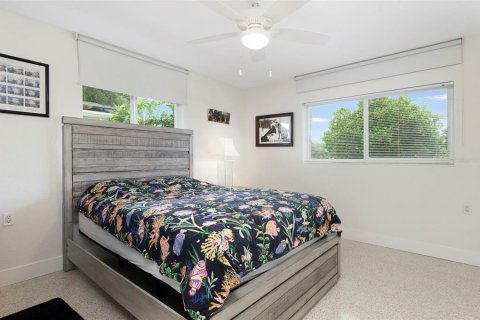 Casa en venta en Treasure Island, Florida, 3 dormitorios, 180.97 m2 № 2099092 - foto 17