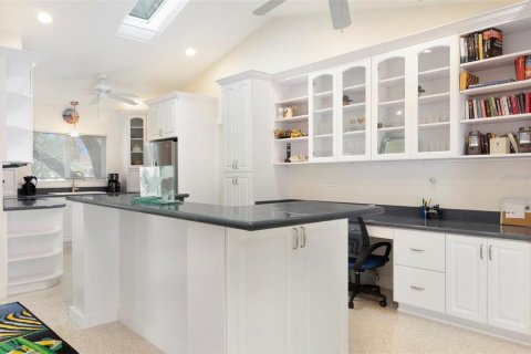 Casa en venta en Treasure Island, Florida, 3 dormitorios, 180.97 m2 № 2099092 - foto 6