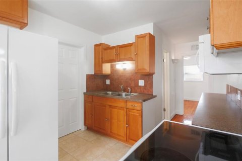 Casa en venta en Gulfport, Florida, 3 dormitorios, 116.87 m2 № 1789570 - foto 11