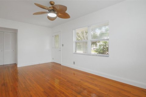 Casa en venta en Gulfport, Florida, 3 dormitorios, 116.87 m2 № 1789570 - foto 8