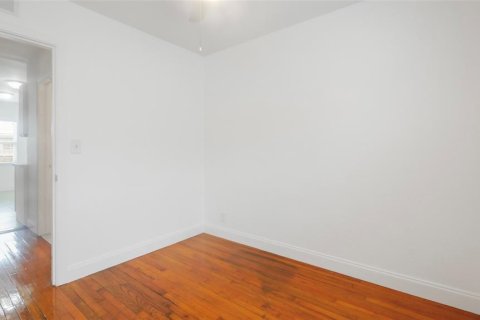 House in Gulfport, Florida 3 bedrooms, 116.87 sq.m. № 1789570 - photo 18