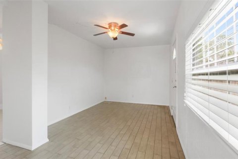 Casa en venta en Gulfport, Florida, 3 dormitorios, 116.87 m2 № 1789570 - foto 30