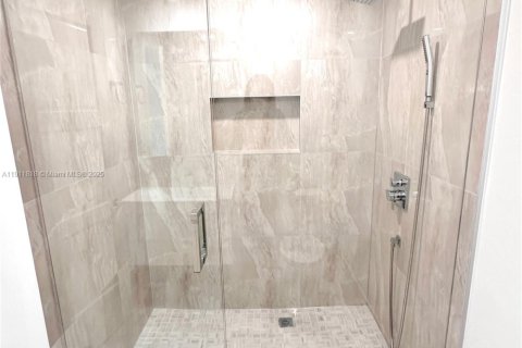 Copropriété à louer à Miami Beach, Floride: 2 chambres, 107.77 m2 № 1967349 - photo 14