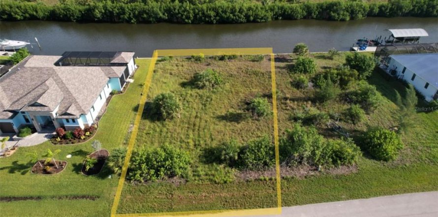 Land in Port Charlotte, Florida № 1876954