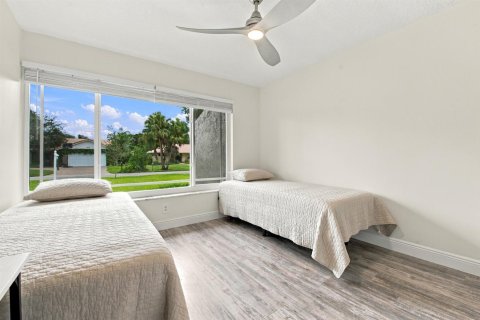House in Coral Springs, Florida 3 bedrooms, 174.75 sq.m. № 2387103 - photo 25