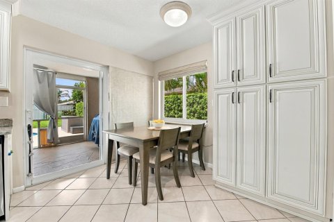 House in Coral Springs, Florida 3 bedrooms, 174.75 sq.m. № 2387103 - photo 23