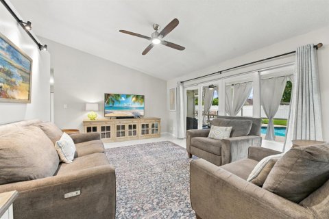 House in Coral Springs, Florida 3 bedrooms, 174.75 sq.m. № 2387103 - photo 15