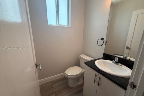Touwnhouse à louer à Hialeah, Floride: 3 chambres, 153.29 m2 № 2168002 - photo 17
