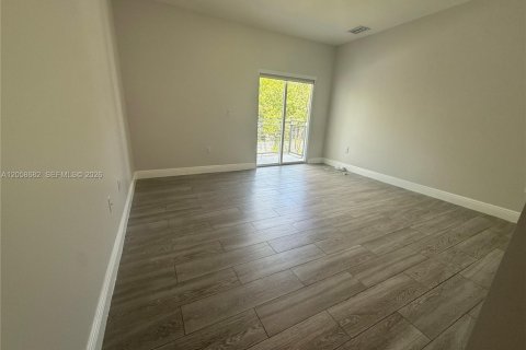 Touwnhouse à louer à Hialeah, Floride: 3 chambres, 153.29 m2 № 2168002 - photo 13