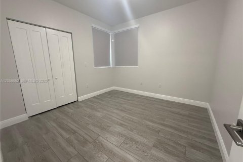 Touwnhouse à louer à Hialeah, Floride: 3 chambres, 153.29 m2 № 2168002 - photo 8