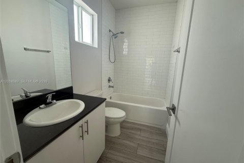 Touwnhouse à louer à Hialeah, Floride: 3 chambres, 153.29 m2 № 2168002 - photo 14
