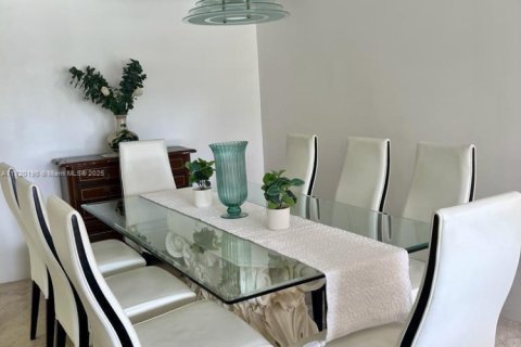 Снять в аренду кондоминиум в Авентура, Флорида 2 спальни, 109.72м2, № 1958938 - фото 3