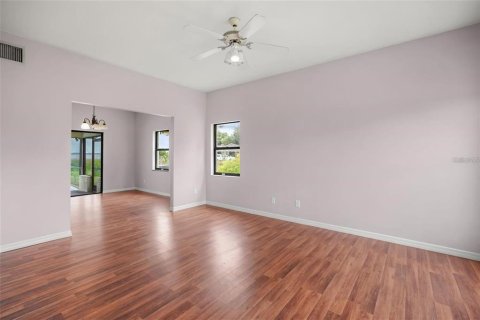 Villa ou maison à louer à Haines City, Floride: 4 chambres, 233.74 m2 № 2310712 - photo 7