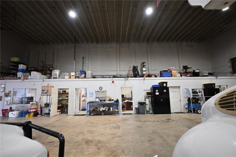 Immobilier commercial à vendre à Hialeah, Floride № 2170970 - photo 5