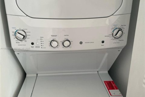 Copropriété à vendre à Miami, Floride: 2 chambres, 96.25 m2 № 1990724 - photo 11