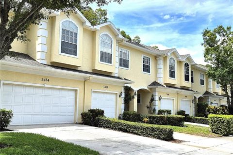 Touwnhouse à vendre à Palm Harbor, Floride: 3 chambres, 194.91 m2 № 1901606 - photo 1