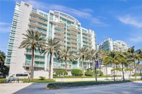 Condominio en venta en Aventura, Florida, 2 dormitorios, 147.71 m2 № 1939868 - foto 3