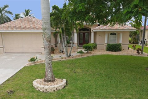 Villa ou maison à Punta Gorda, Floride 3 chambres, 177.81 m2 № 2400231